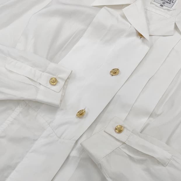 샤넬 부티크 오픈카라 셔츠