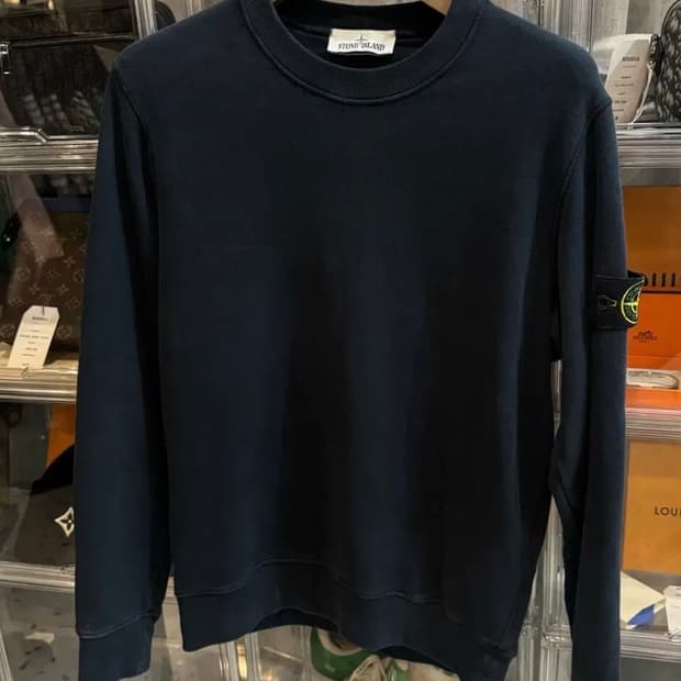 [급] 22FW 스톤아일랜드 맨투맨 네이비