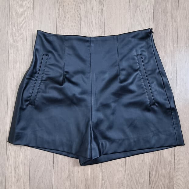 ZARA 자라 에코레더 하프 팬츠 M _ 여성