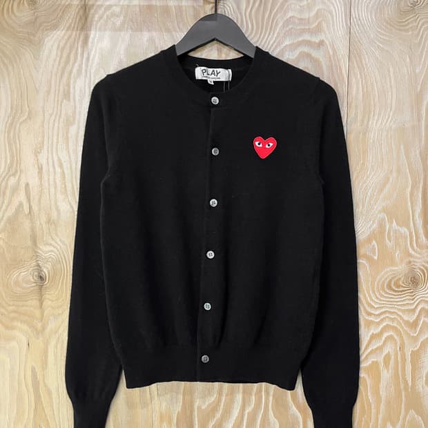꼼데가르송 레드 하트 울 가디건