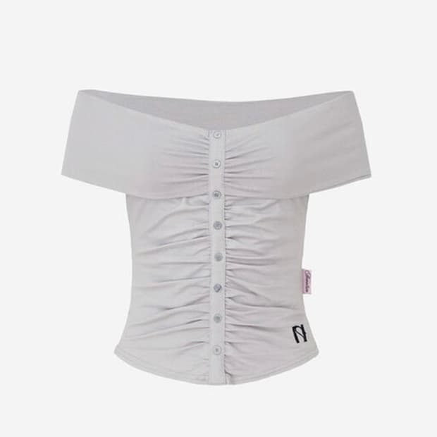 구해요) 뉴얼린 버튼 셔링 오프숄더 탑