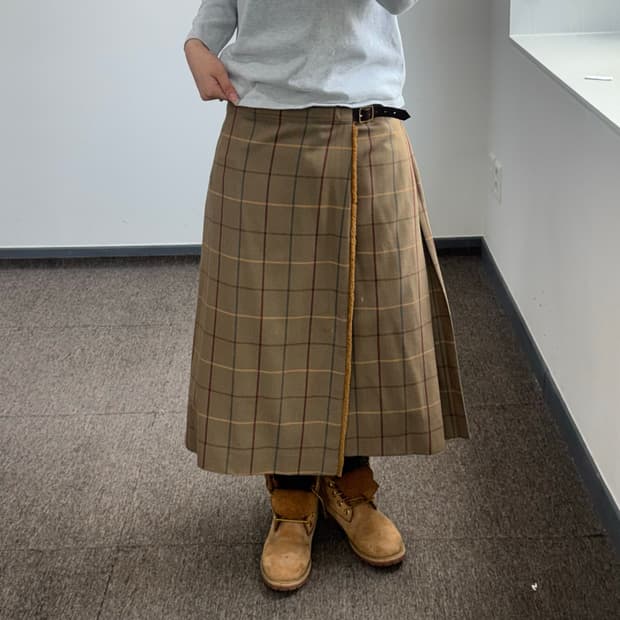 Burberry 버버리 체크 랩스커트