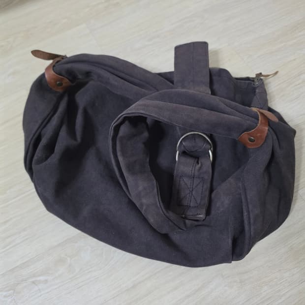 캐피탈 스너프킨백 블랙(브라운)