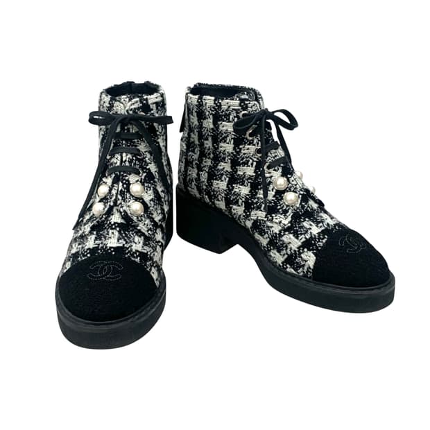 샤넬 트위드 진주 레이스업 앵클 부츠