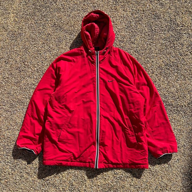 나이키(NIKE)레드 패딩 점퍼
