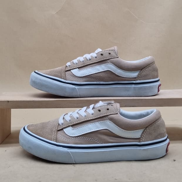 타미힐피거 스웨이드 여성미드230