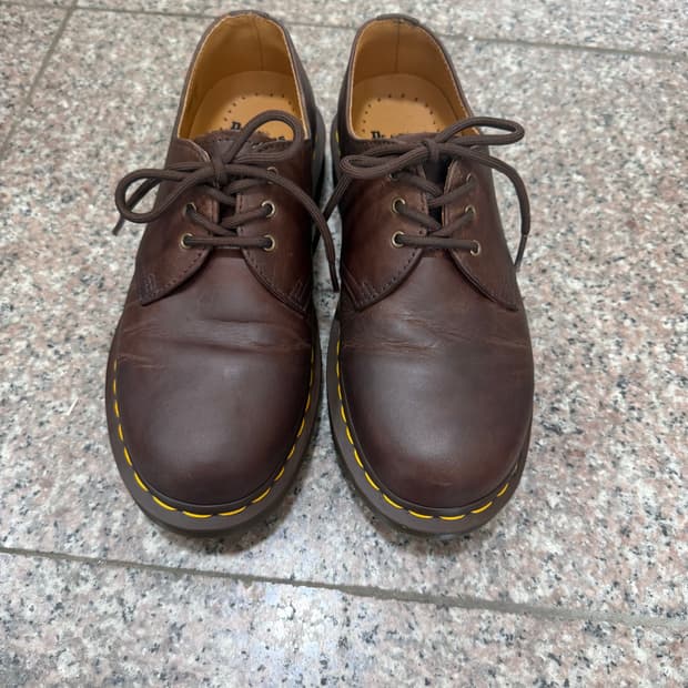 닥터마틴 브라운 AW009 UK6(250-255)