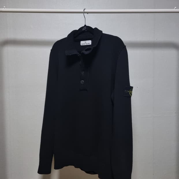 [새상품급 L] 스톤아일랜드 반집업 니트