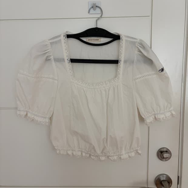 위드아웃썸머 Blanc puff blouse_ivory