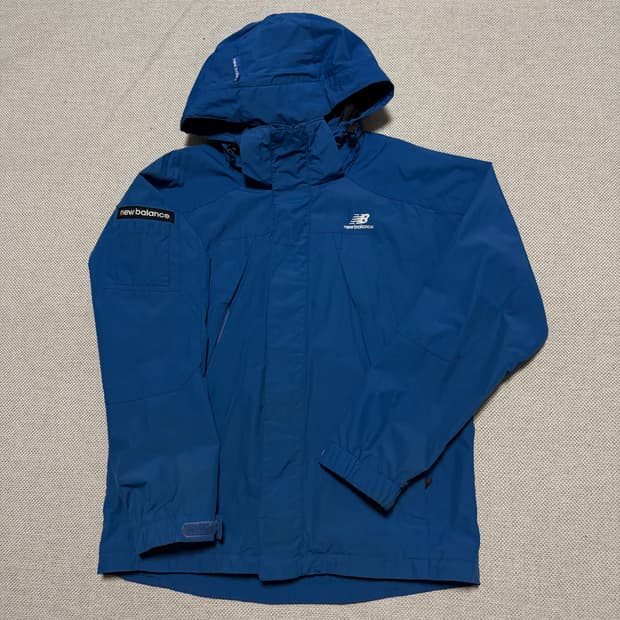 뉴발란스 바람막이 자켓