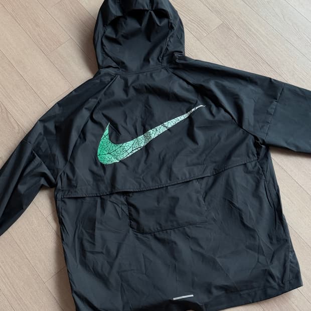 나이키 러닝 바람막이 XL