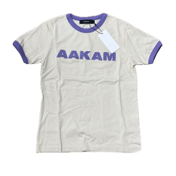 아캄 Logo Patch Ringer Top (Cream-Purple)