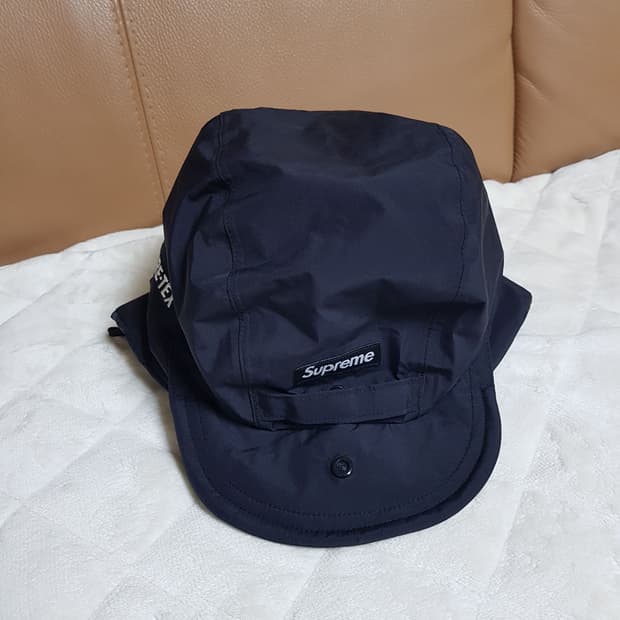 슈프림 고어텍스 이어플랩 캡 모자 블랙 24FW