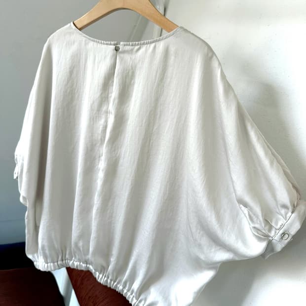 Design silky fabric wide top