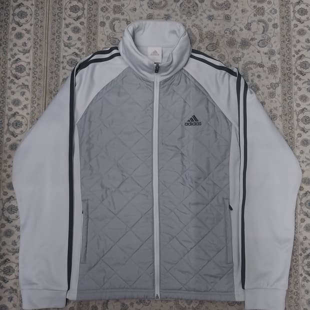 아디다스 퀼팅 트랙 자켓 100  (후드내장됨)