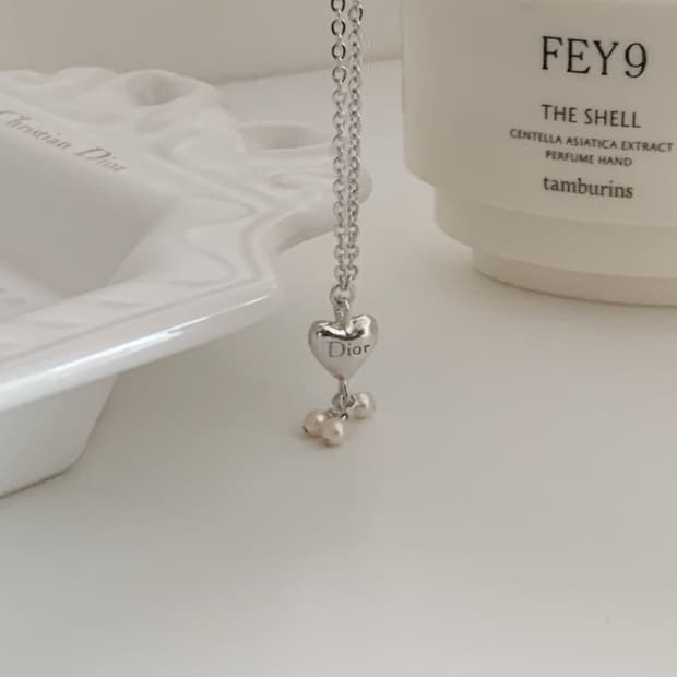 [ 디올 ] 디올 실버 하트 진주 팔찌