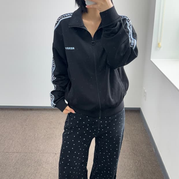 Nerdy 널디 스카이블루 트랙탑 블랙 져지