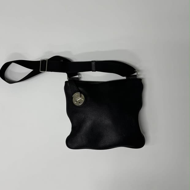 발리 은장 버클 소가죽 크로스백 메신저백