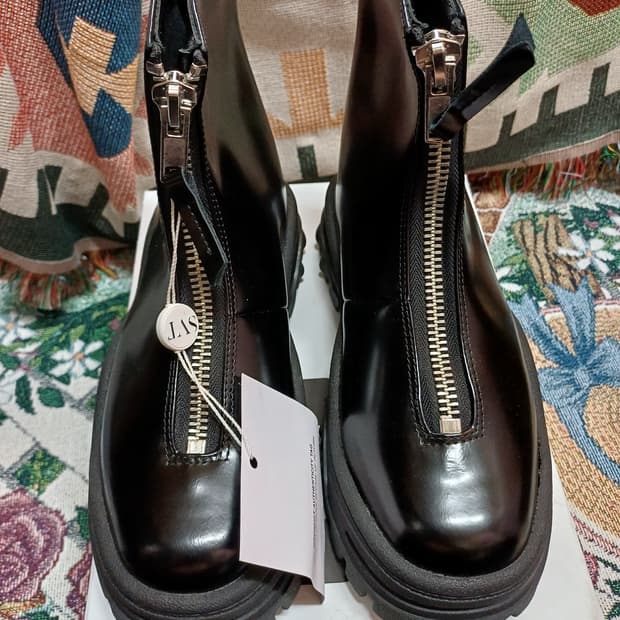 이티스 레이븐 새상품 39 급처해요