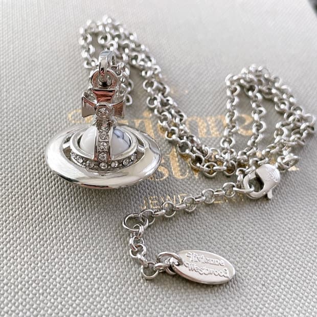 비비안 웨스트우드 아카이브 화이트 대리석 3d orb 팬던트 목걸이