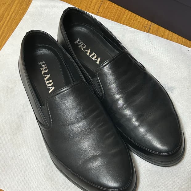프라다 나파 레더 슬립온