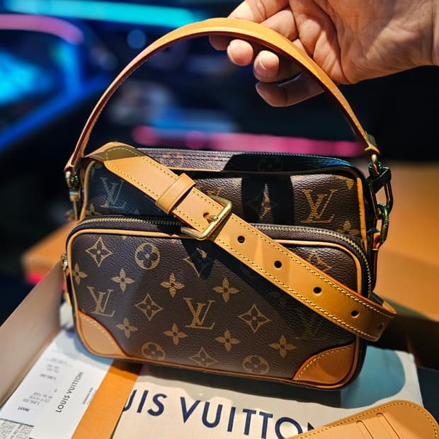 루이비통 퍼렐 원핸드 닐 토트 크로스백 마카사르 (새상품)