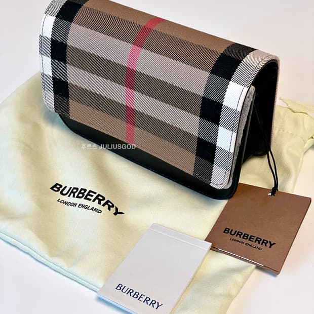 [정품, 새제품] 버버리 BURBERRY 체크 크로스백 클러치 가방 