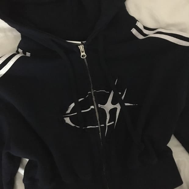 Chuck 네이비 크롭 후드집업