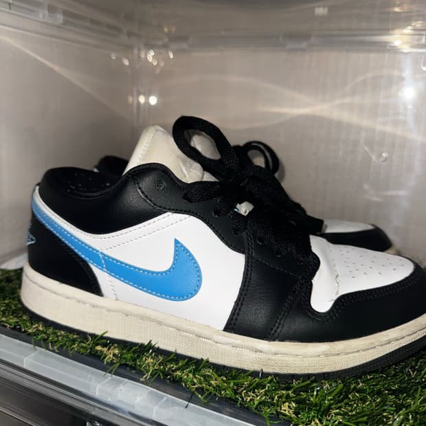 나이키 에어 조던 1 로우 블랙 유니버시티 블루 240