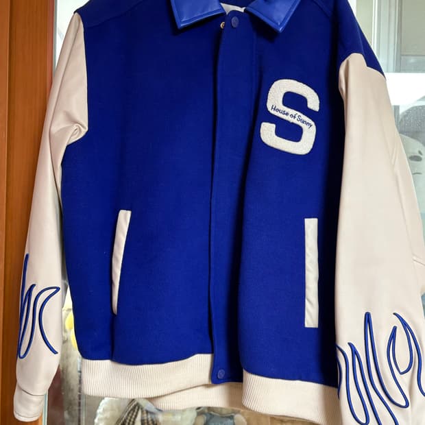 하우스오브써니 바시티자켓 판매합니다