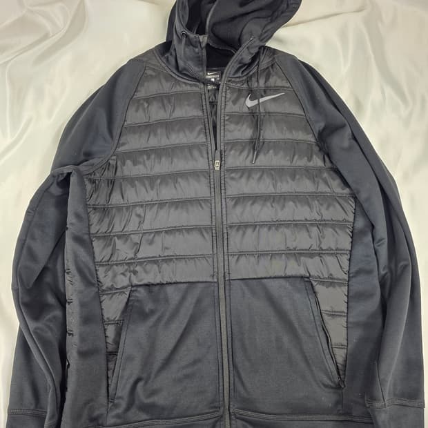 나이키써마라이즈풀집후디