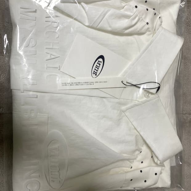 (품절상품)바니쉬먼트 도트 셔링 셔츠 화이트