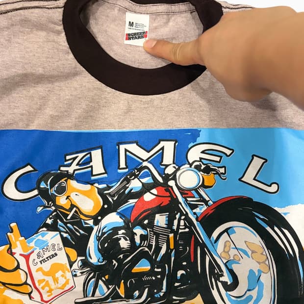 CAMEL 바이크 그래픽 링거 티셔츠