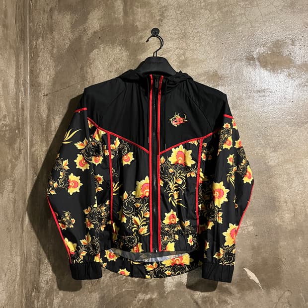 나이키 플로럴 바람막이 자켓