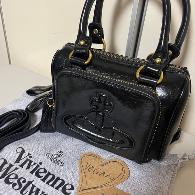 비비안웨스트우드 가방 블랙 페이던트 토트백