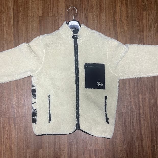 스투시 비너스 자카드 쉐르파 자켓 내추럴