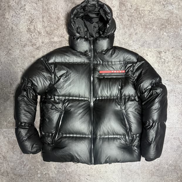 프라다 리네아로사 패딩 L