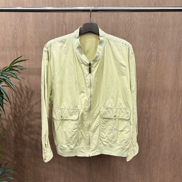 버버리 라이트 집업 자켓 로고 자수 플랩 포켓 밑단 밴딩 라이트 옐로우