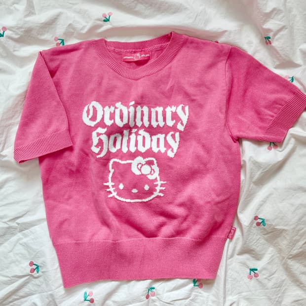 헬로키티 크롭 니트 오디너리 홀리데이 갸루 깔