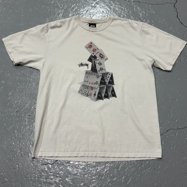 스투시(Stussy) 하우스 오브 카드 화이트 반팔 티셔츠