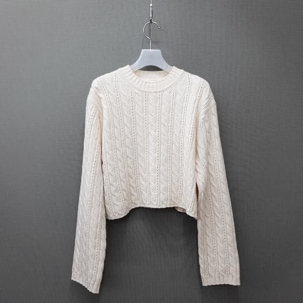 아떼바네사브루노 2022 케이블 크롭 니트 F사이즈