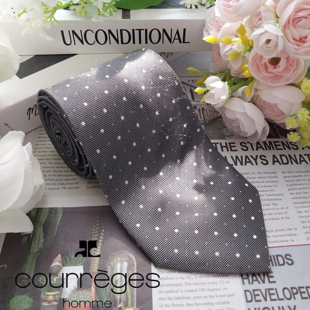 꾸레쥬 실크 그레이 도트 패턴 넥타이 9.2cm A+~A등급 K2353
