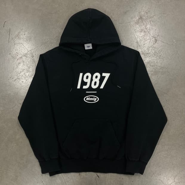 Mmlg 블랙 컬러 빅로고 후드티