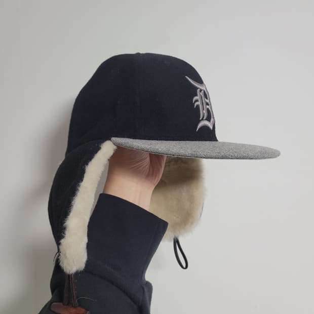 (F) MLB 엠엘비 귀달이 모자 블랙 방한캡 군밤모자