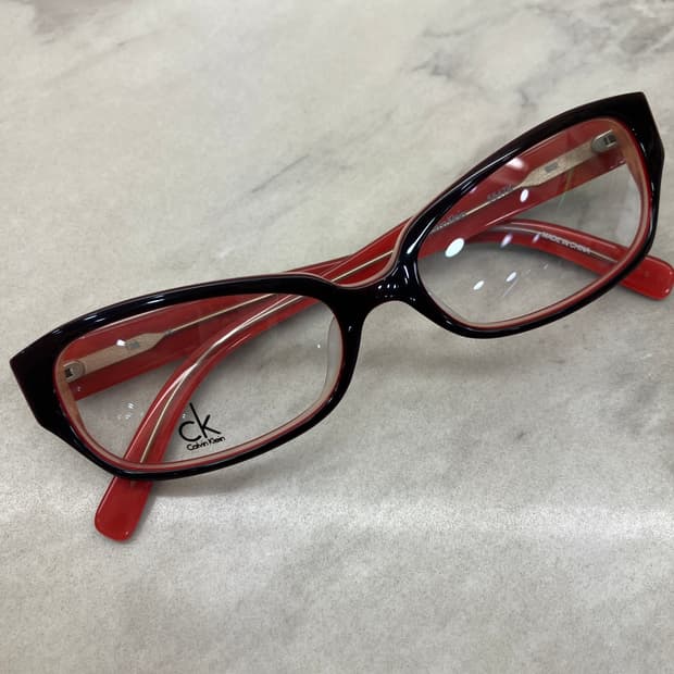 캘빈클라인 블러드 레드 소프트 스퀘어 뿔테 안경