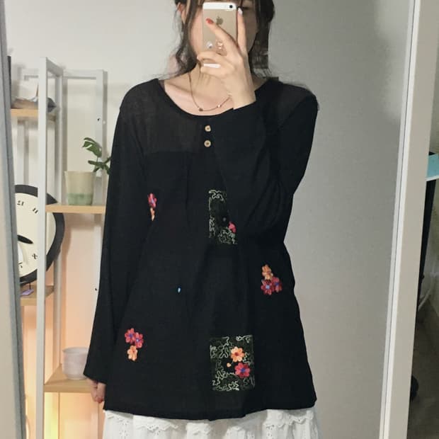 네이처 자수 블랙 top
