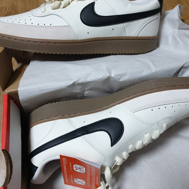 나이키 코트비전로우 275 새상품