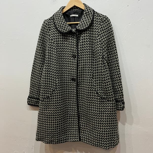 액시즈팜 트위드 코트