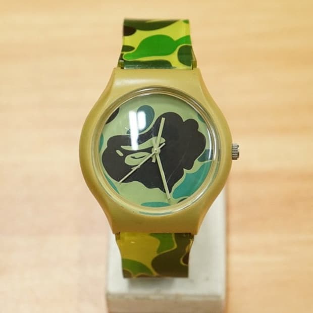 베이프 헌팅 카모 노벨티 쿼츠 시계