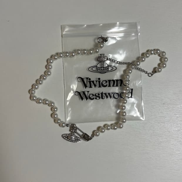 비비안 웨스트우드 진주 목걸이